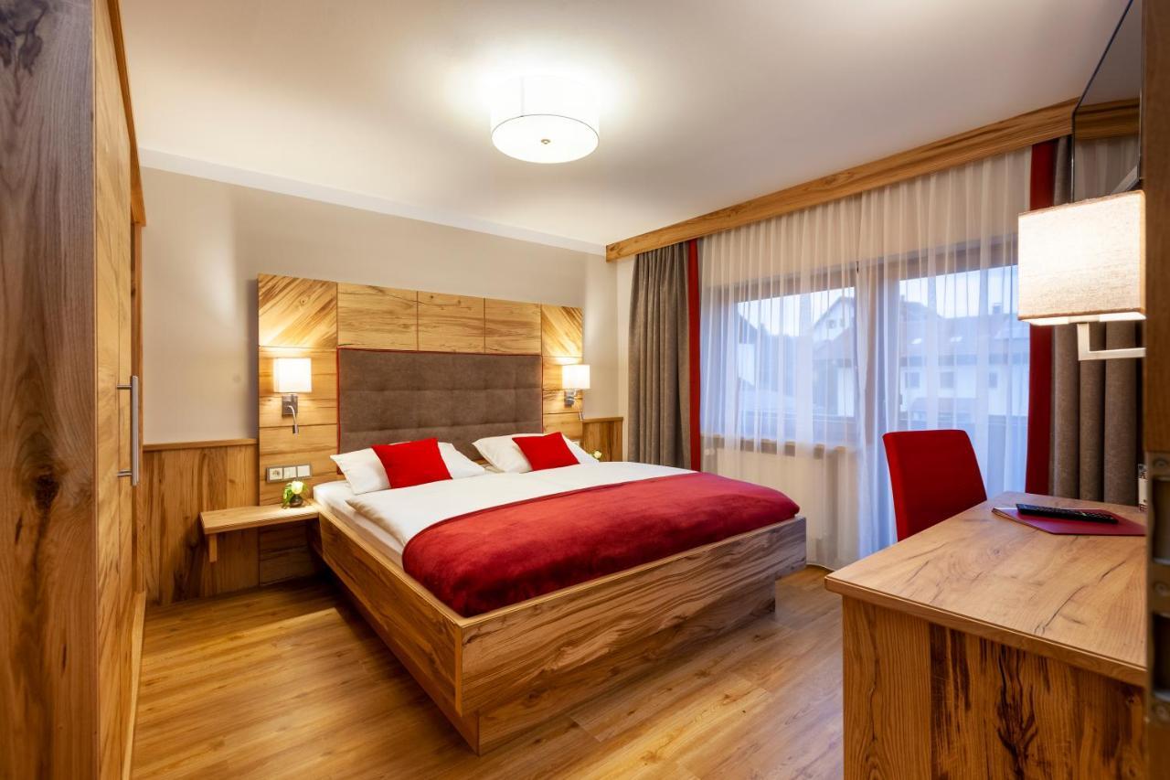 Genusshotel Hohenbogen Нойкирхен-байм-Хайлиген-Блут Экстерьер фото