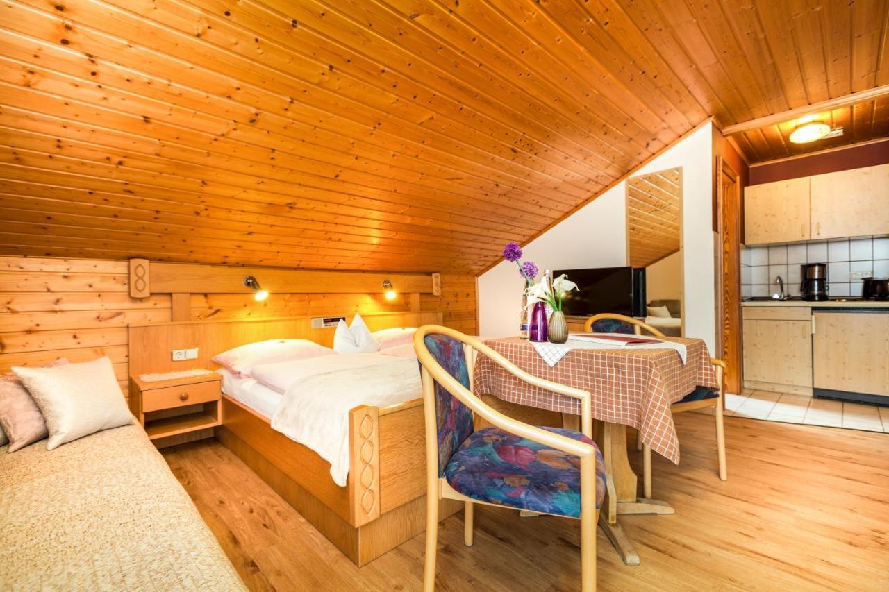 Genusshotel Hohenbogen Нойкирхен-байм-Хайлиген-Блут Экстерьер фото